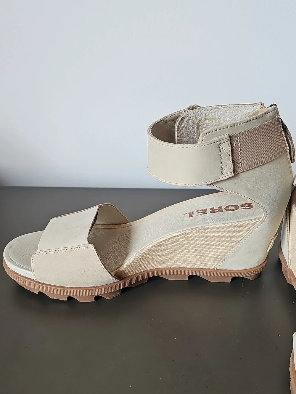 SOREL Women's JOANIE II Velcro Ankle Strap Wedge Zipper Heel Sandal  Size 10